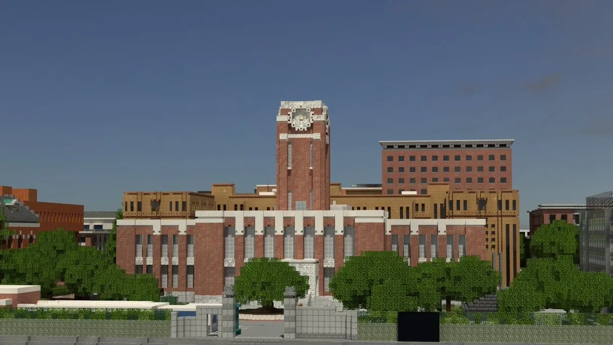Minecraftで再現した京都大学の時計台と周囲の建物